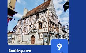 2 Pieces Totalement Renove Au Coeur De Bourges